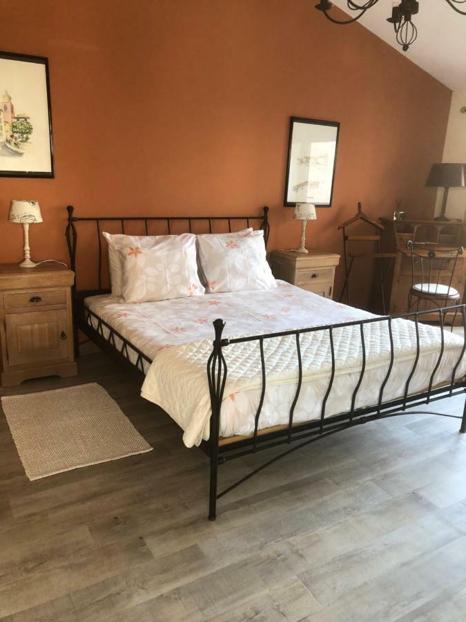 Bed and Breakfast Les Secrets Du Mistral Valensole Zewnętrze zdjęcie